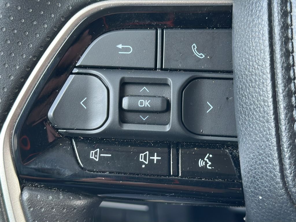Used 2024 White Toyota SR5 image 19