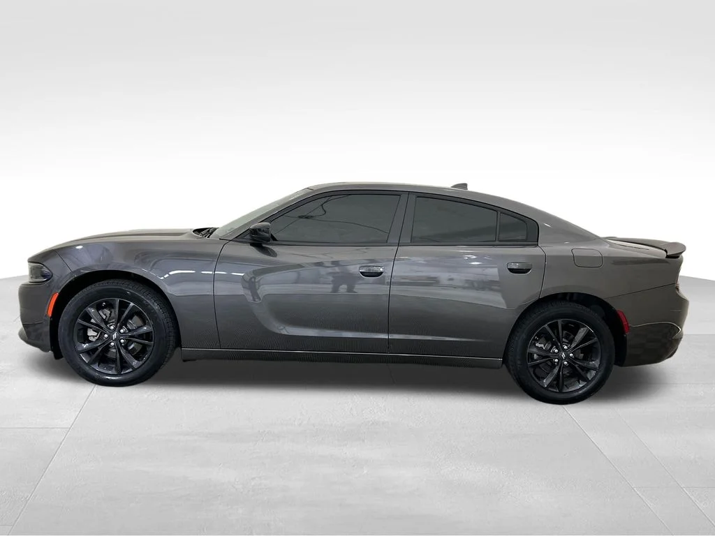Used 2023 Gray Dodge SXT image 2