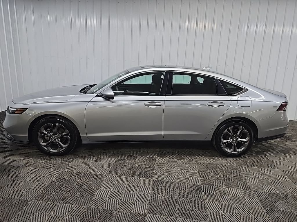 Used 2023 Gray Honda EX image 5
