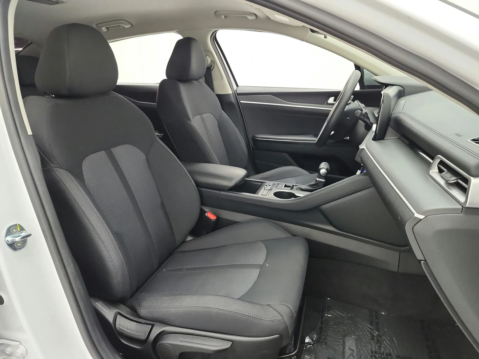 Used 2023 Glacial White Pearl Kia LXS image 19