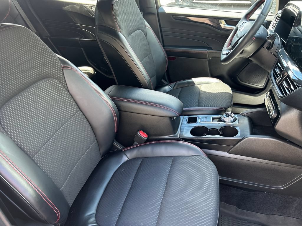 2023 Ford Escape ST-Line - Photo 13