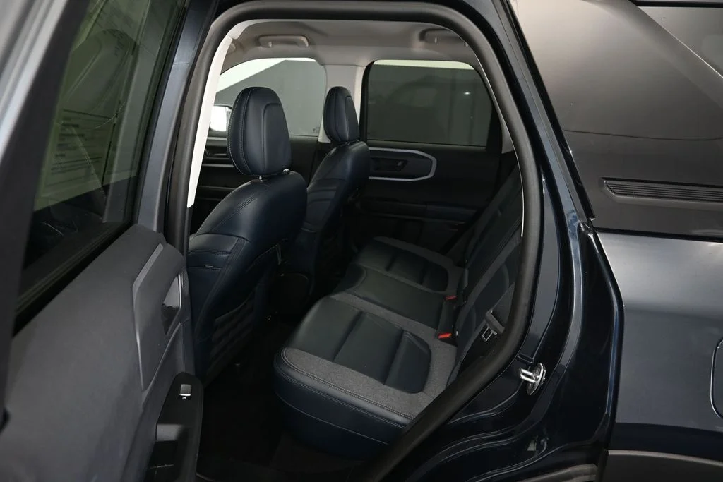 Used 2022 Blue Metallic Ford Outer Banks image 22