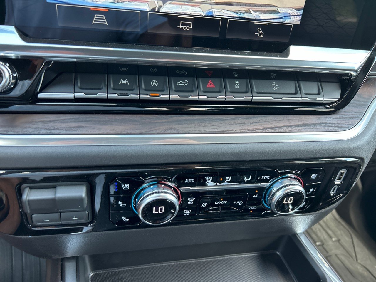 2026 GMC Sierra 1500 SLT - Photo 13