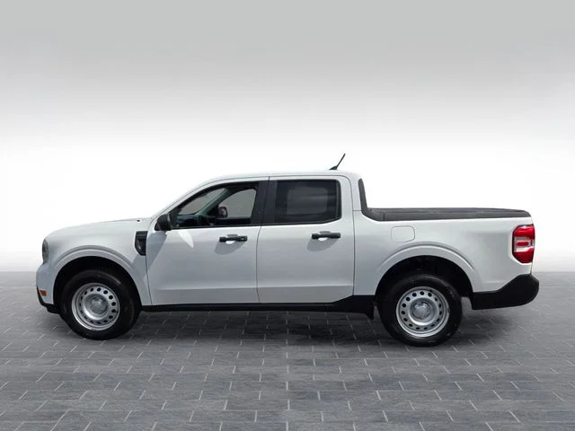 Used 2022 White Ford XL image 4
