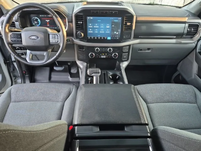 Used 2024 White Ford XLT image 30
