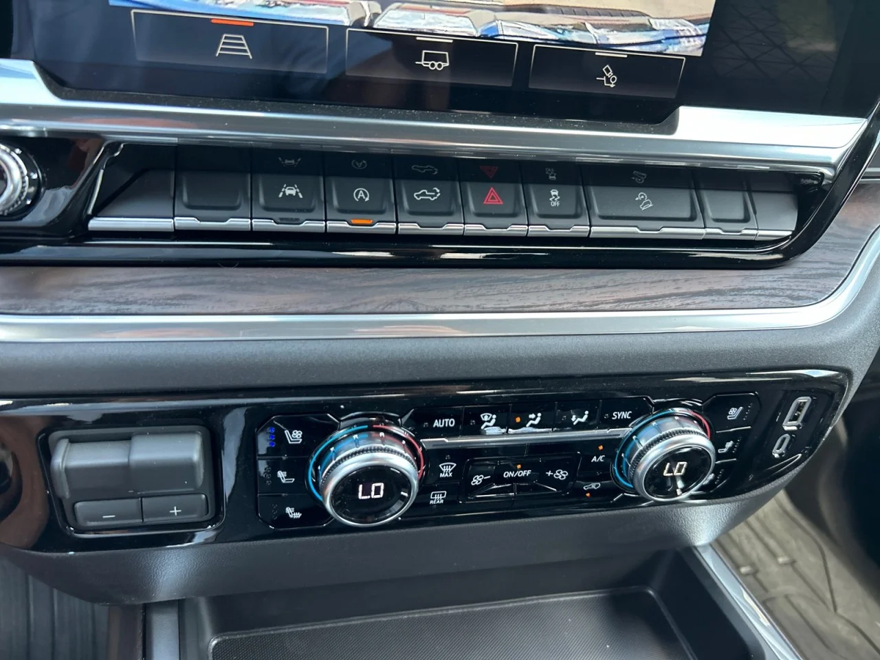 New 2026 Onyx Black GMC SLT image 13