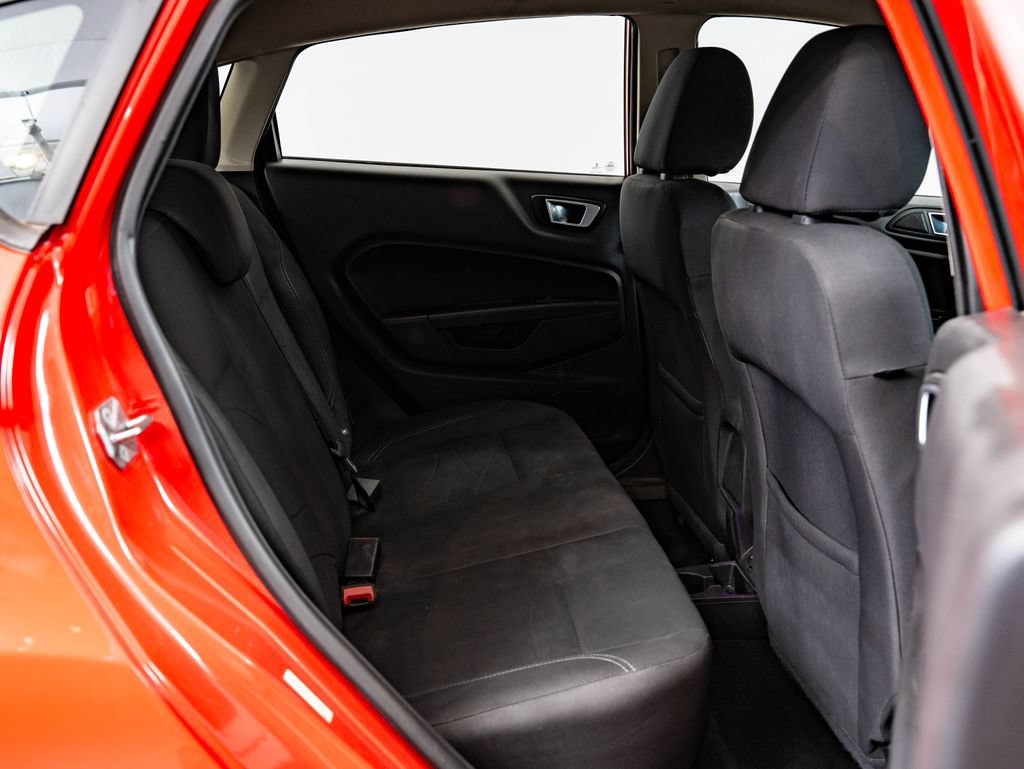 Used 2015 Race Red Ford SE image 39