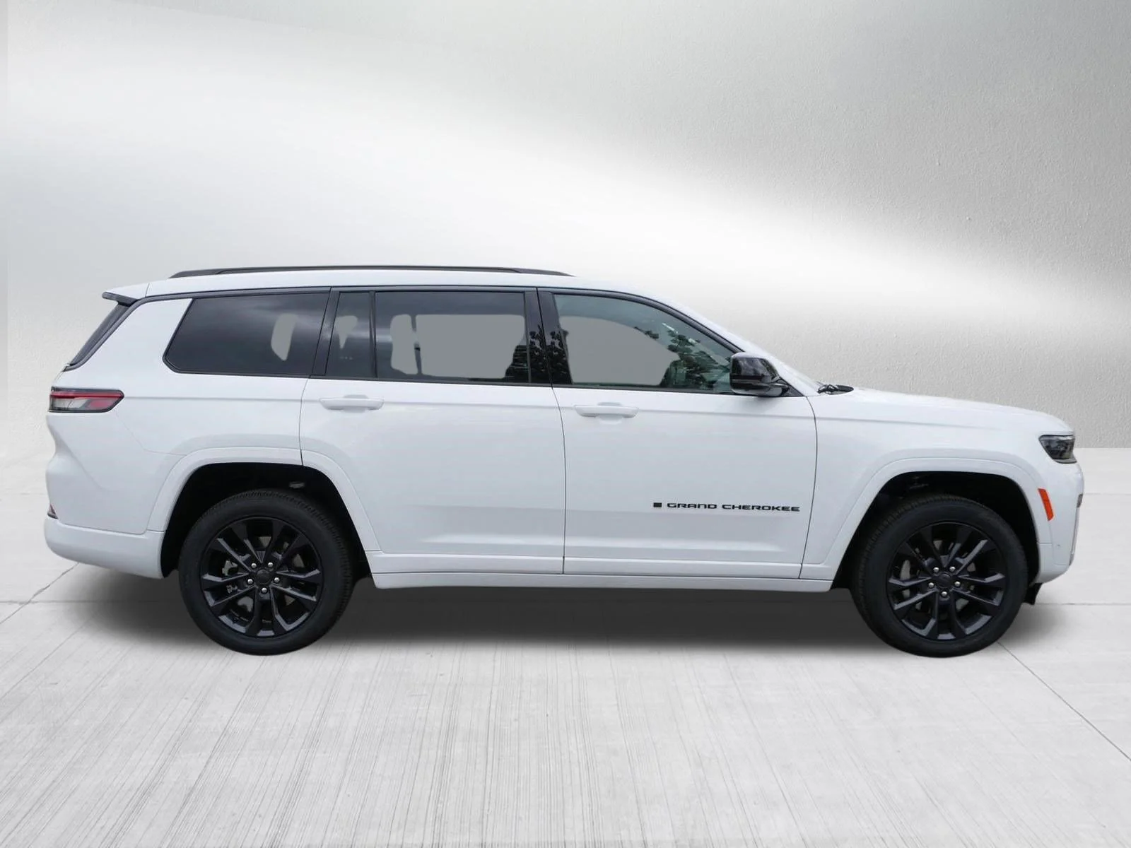 New 2026 Bright White Clear-Coat Exterior Paint Jeep Limited Reserve image 8