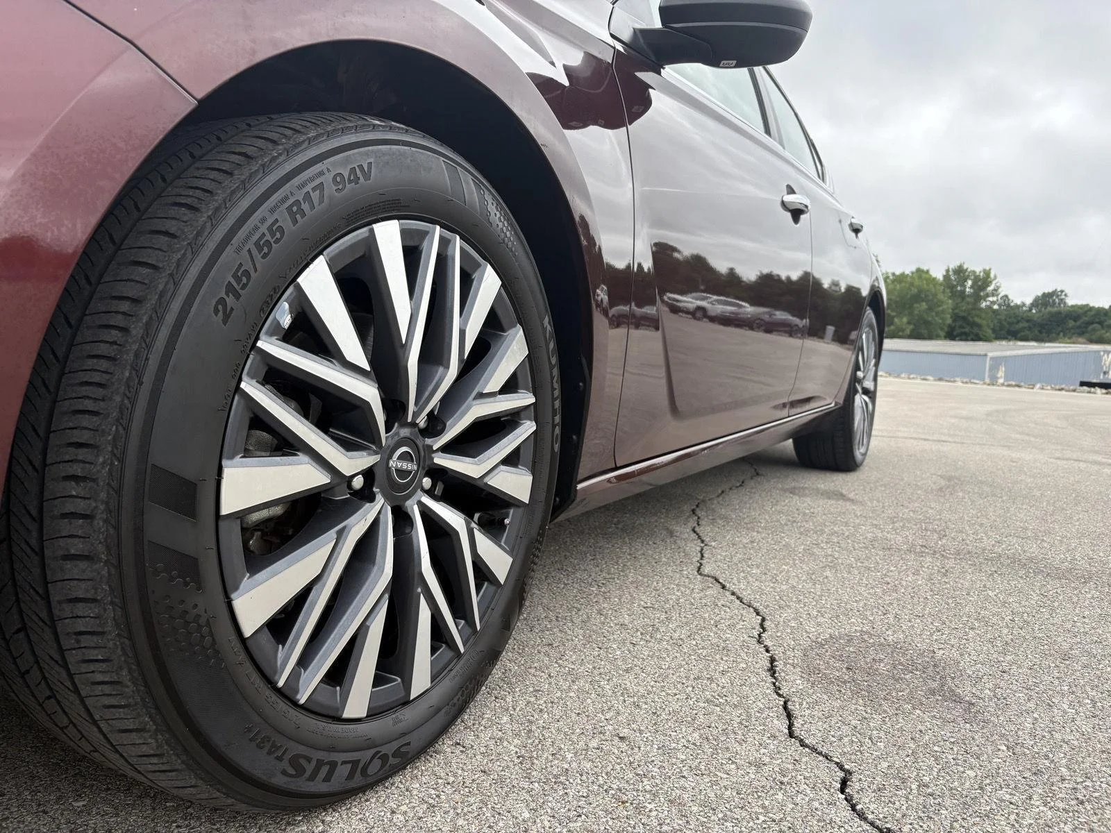 Used 2025 Garnet Pearl Metallic Nissan SV image 16