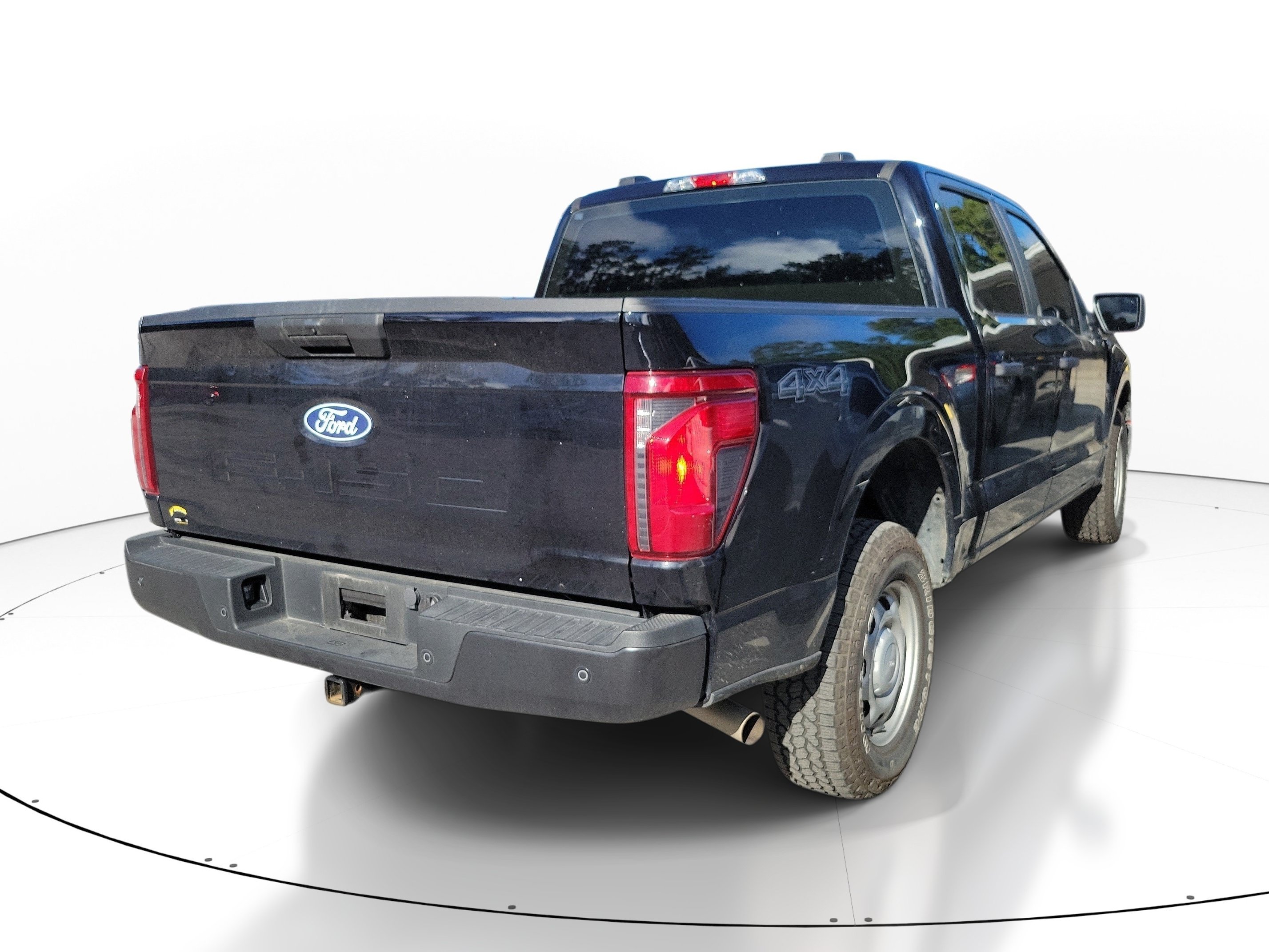 Used 2025 Black Metallic Ford XL image 4