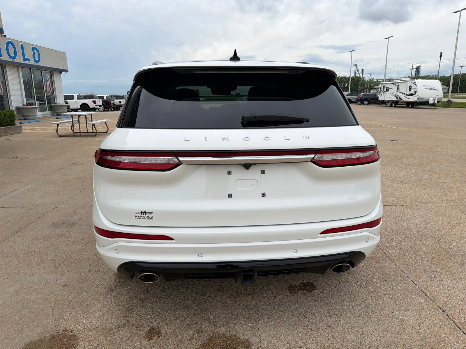 Used 2025 Pristine White Lincoln Grand Touring image 8