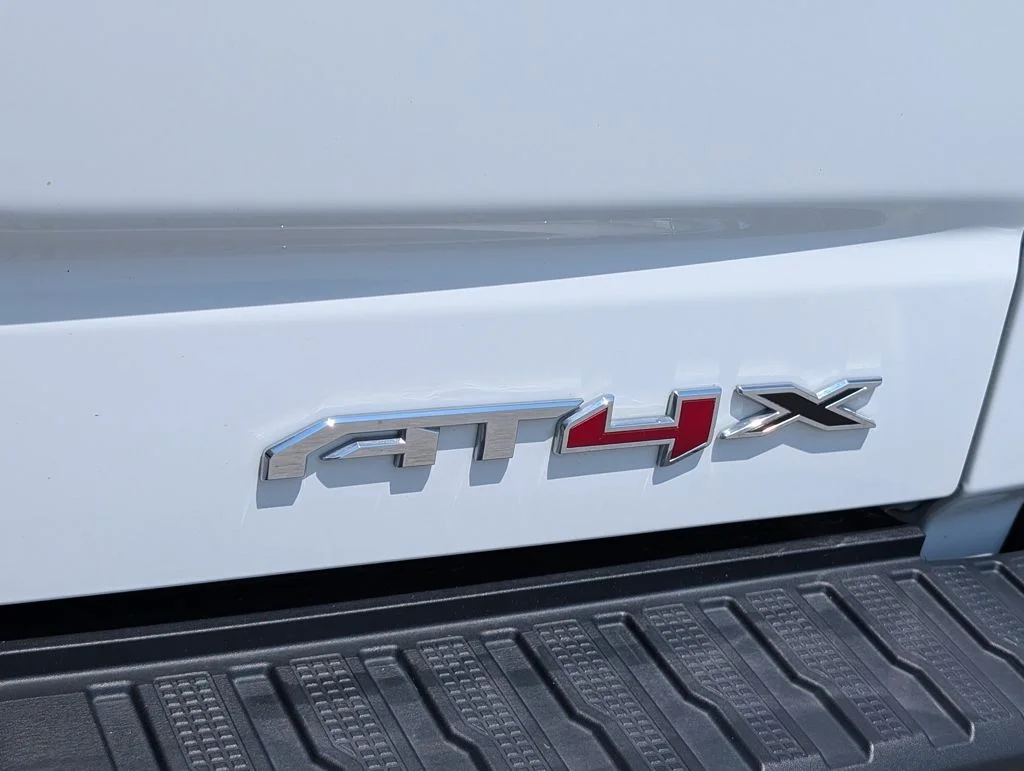 Used 2023 White GMC AT4X image 31