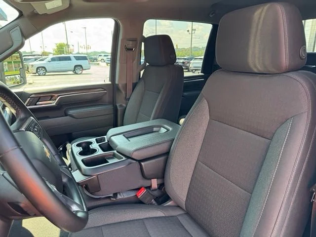 Used 2025 White Chevrolet LT image 7