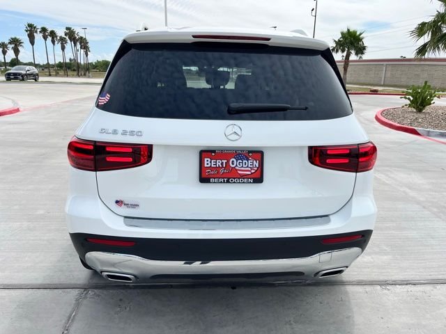 New 2026 Polar White Mercedes-Benz GLB 250 image 6
