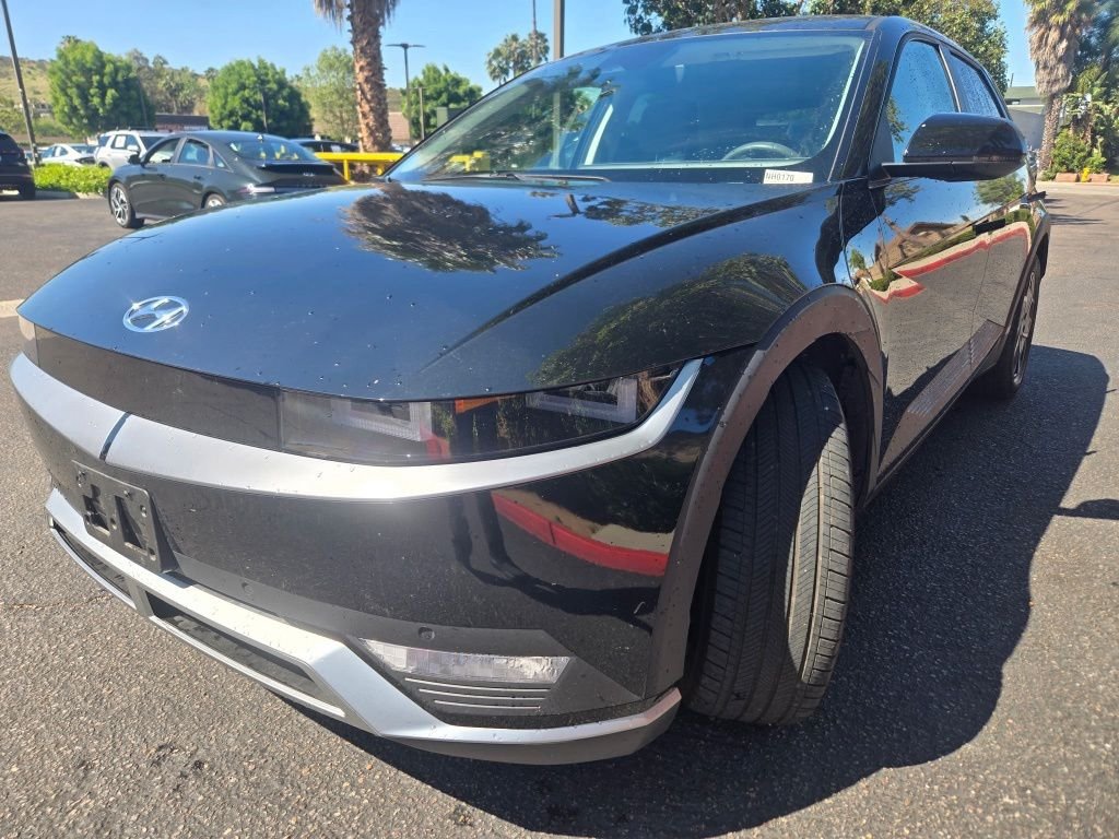 Used 2024 Black Hyundai SEL image 5