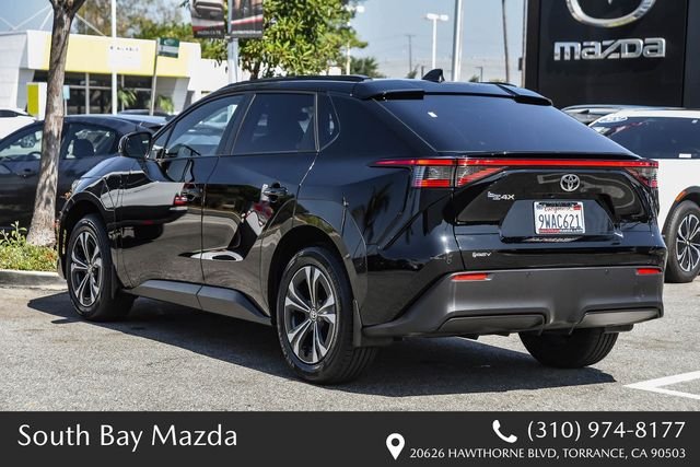 Used 2024  Toyota XLE image 6