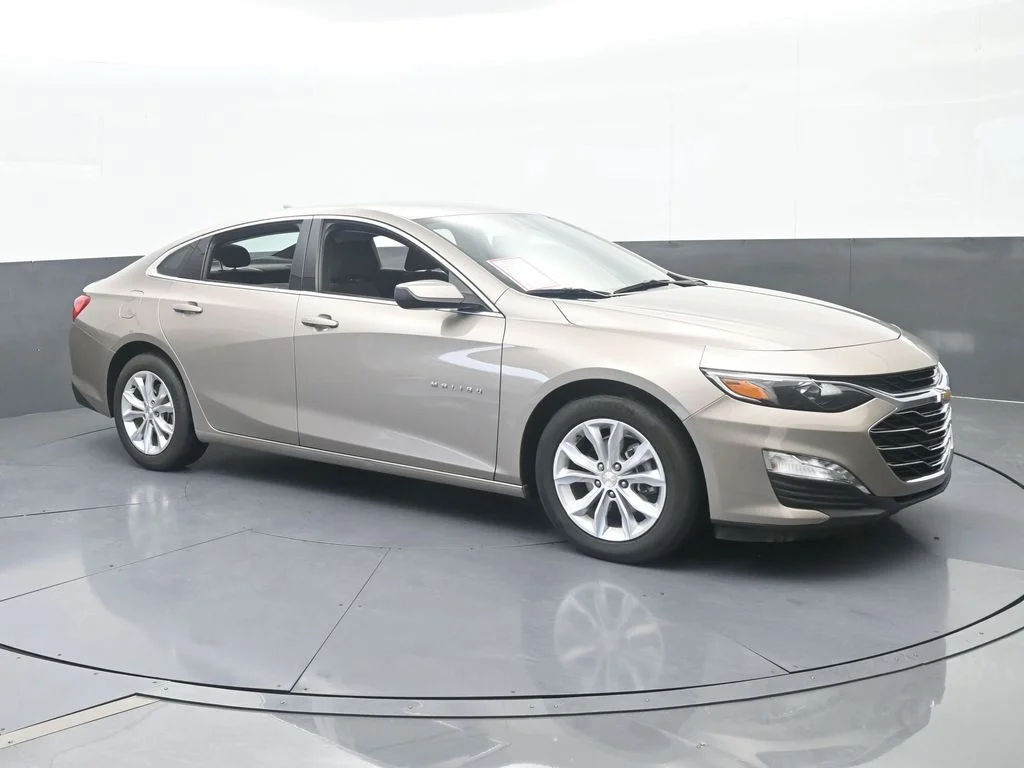 Used 2024 Mineral Gray Metallic Chevrolet LT image 8