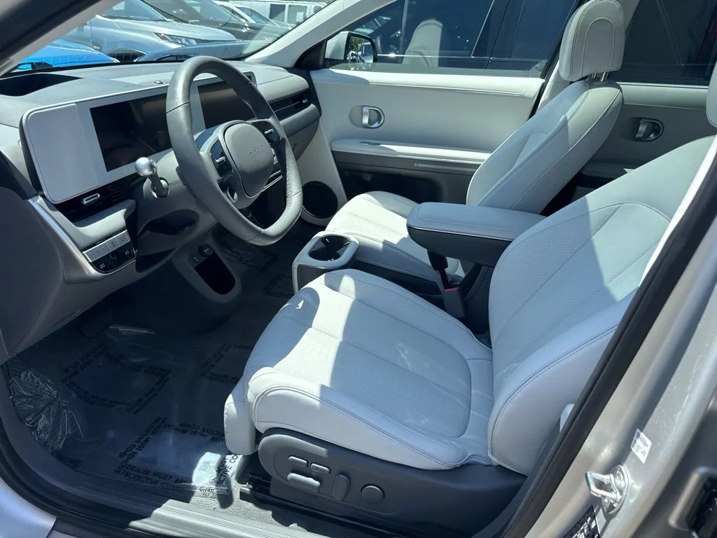 Used 2024 Gold Hyundai Limited image 3