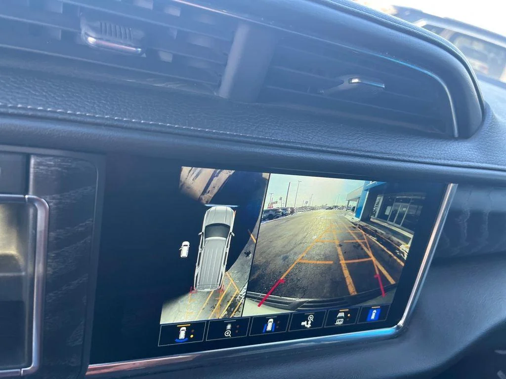 2023 GMC Yukon Denali - Photo 14