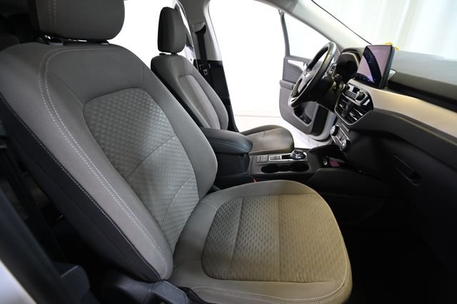 Used 2021 White Ford SE image 27