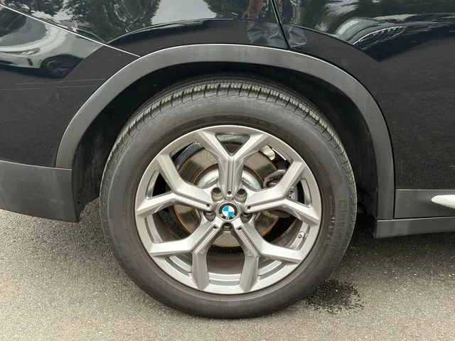 Used 2023 Jet Black BMW xDrive30i image 12