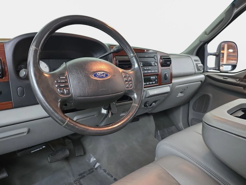 Used 2005 Black Clearcoat Ford Lariat image 12