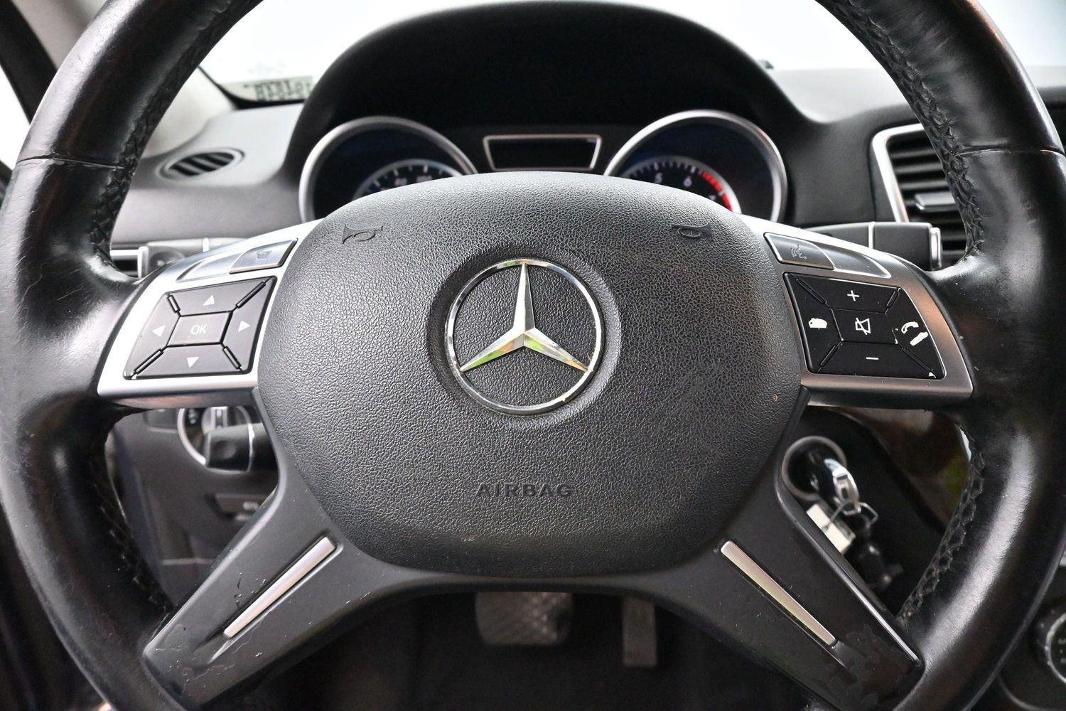 Used 2014 Steel Gray Metallic Mercedes-Benz ML 350 image 20