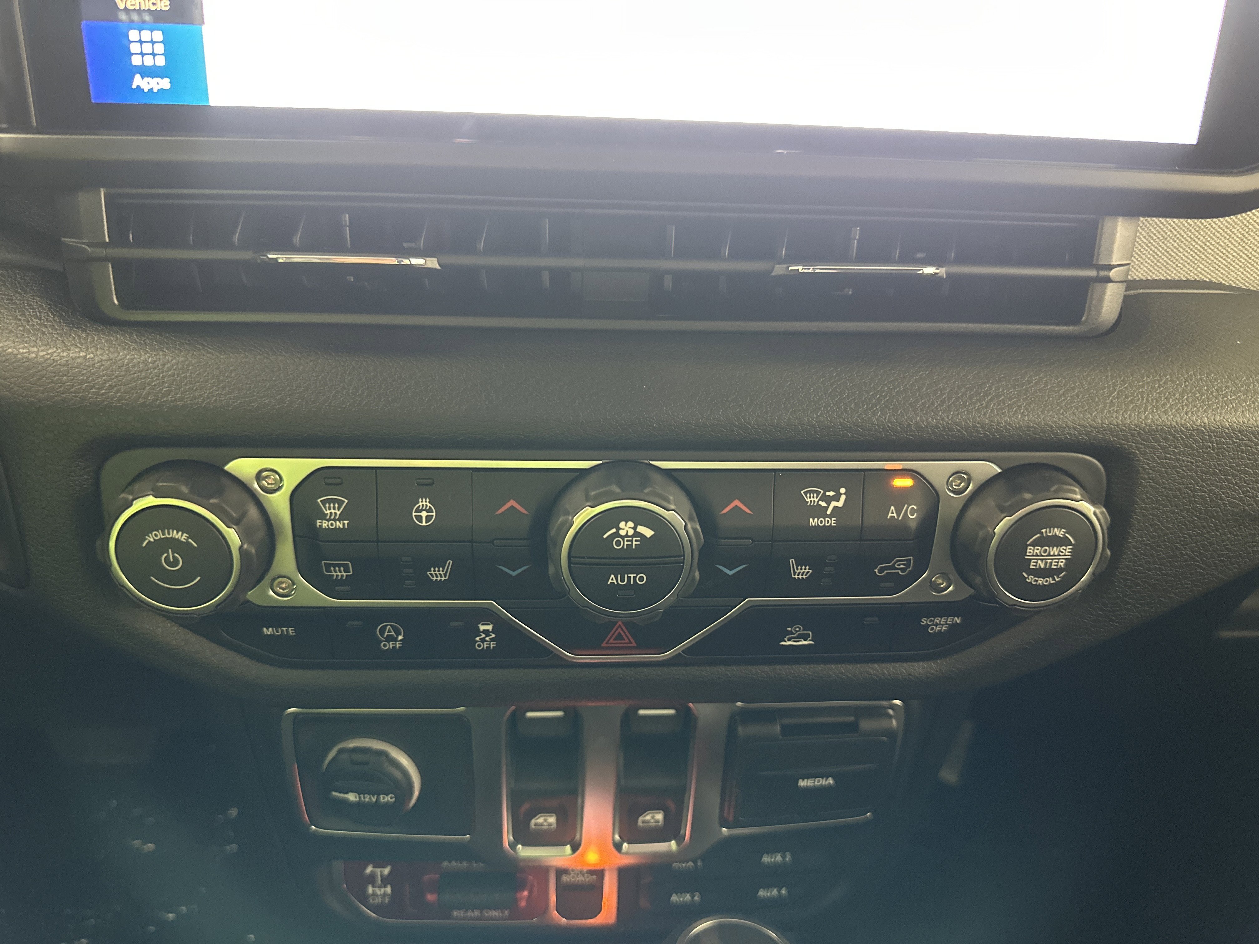 2026 Jeep Wrangler 2-Door Willys - Photo 19