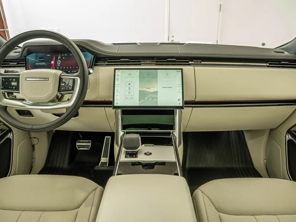 New 2026 Icy White Satin Land Rover SE image 28
