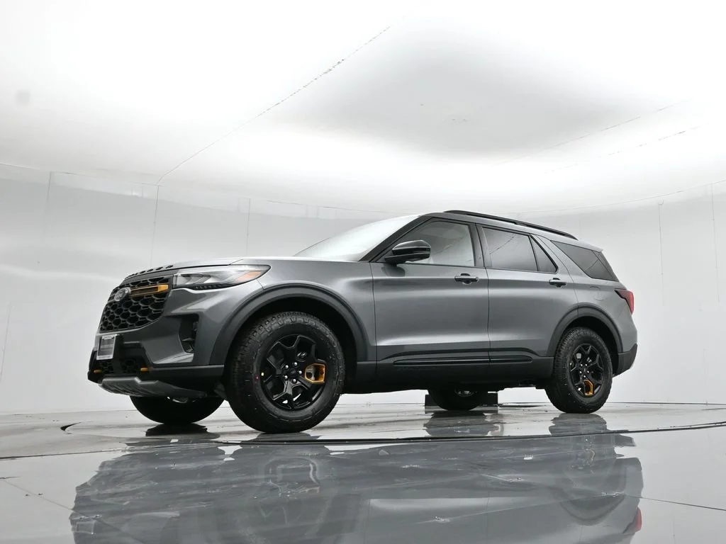 New 2026 Carbonized Gray Metallic Ford Tremor image 51
