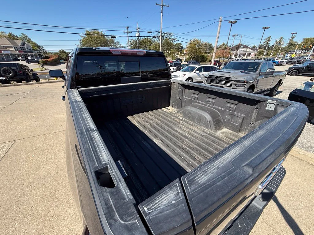 Used 2019 Black GMC AT4 image 8