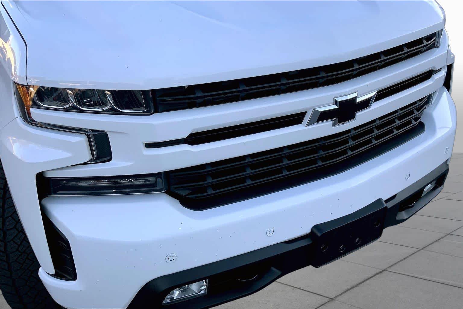 Used 2019 Summit White Chevrolet RST image 26