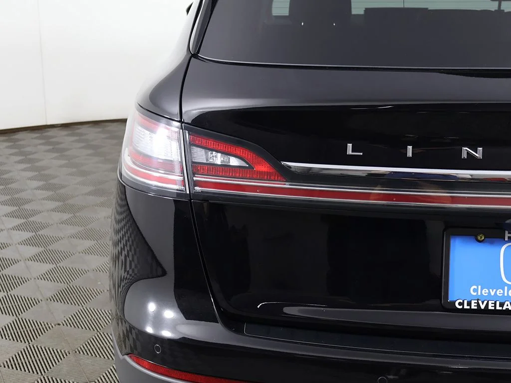 Used 2023 Black Metallic Lincoln Reserve image 17