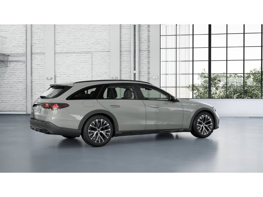 Certified Used 2025 MANUFAKTUR Alpine Grey Mercedes-Benz  image 19