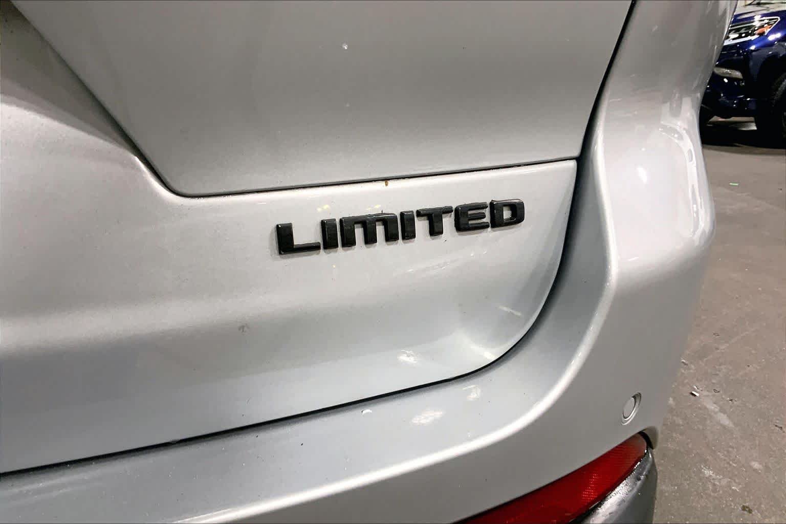 Used 2021 Silver Zynith Jeep Limited image 10