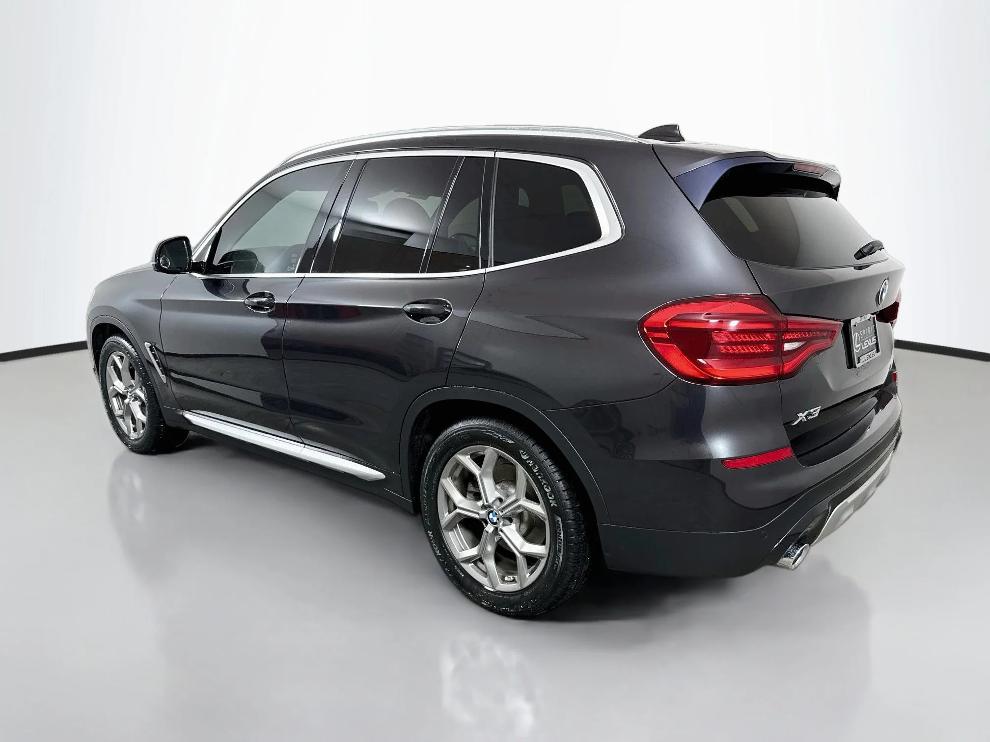 Used 2020 Dark Graphite Metallic BMW xDrive30i image 5