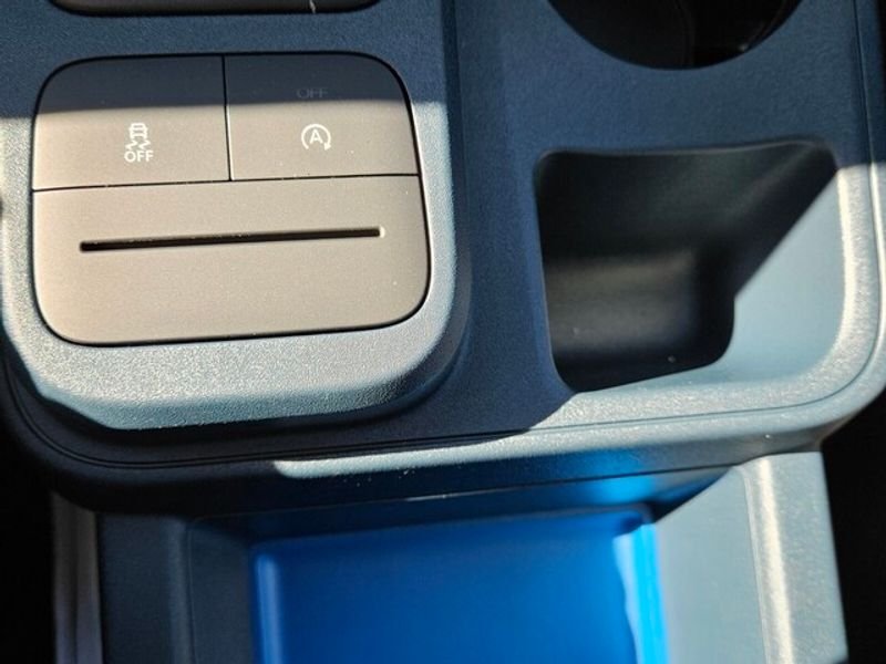 2025 Ford Maverick XLT - Photo 22