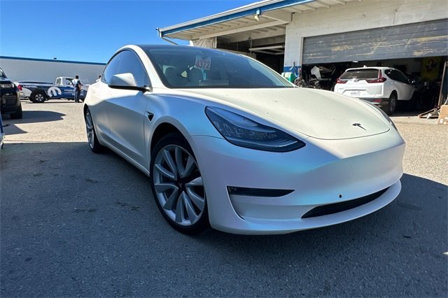 2019 Tesla Model 3 Long Range photo 2