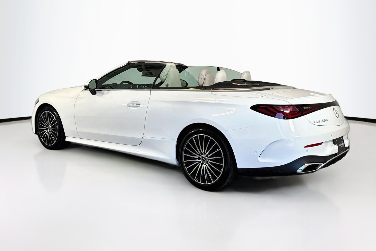 New 2026 Polar White Mercedes-Benz CLE 450 image 7