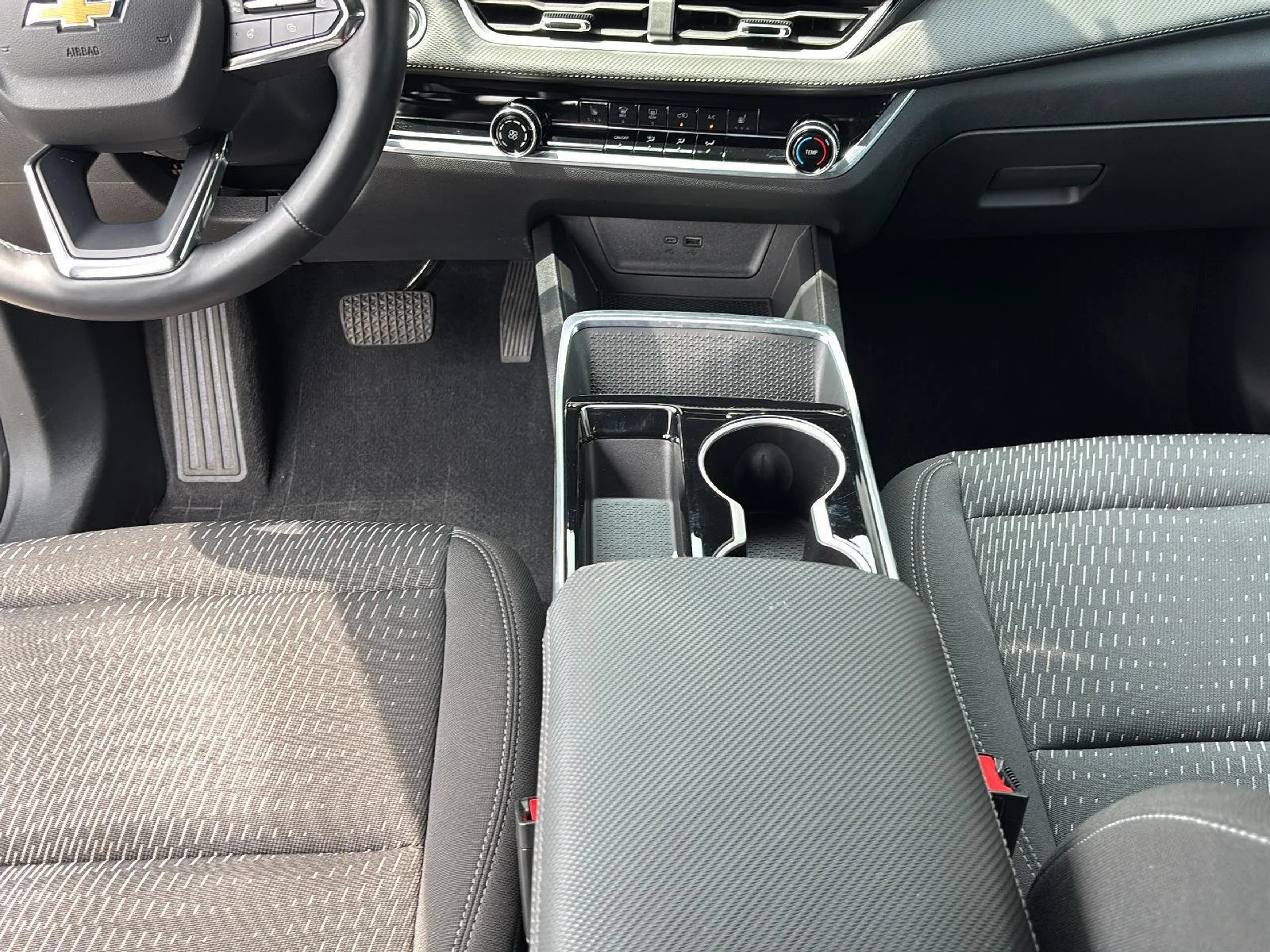 Used 2025 Sterling Gray Metallic Chevrolet LT image 20