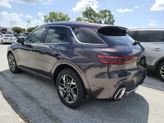 Used 2022 Red Genesis 2.5T image 9
