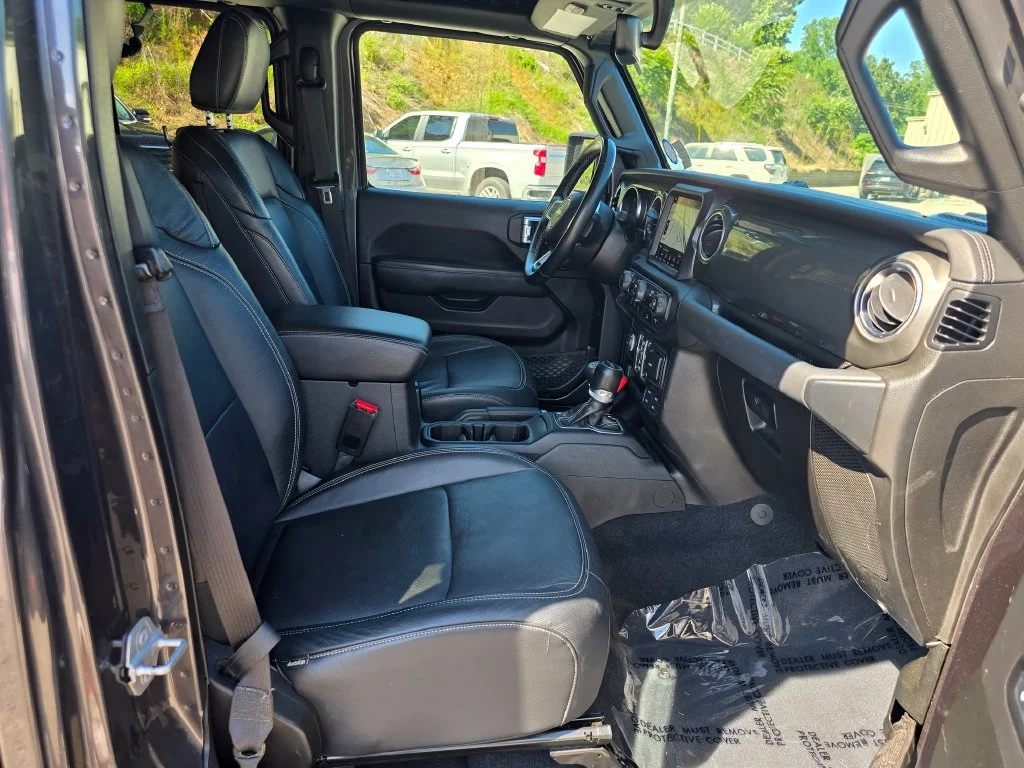 Used 2022 Gray Jeep Unlimited Sahara image 27