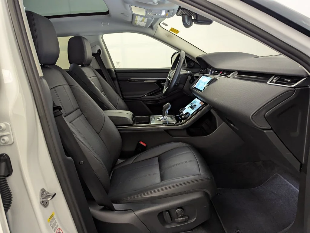 Used 2023 White Land Rover S image 37