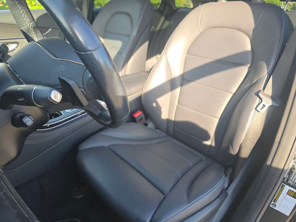 Used 2020 Graphite Gray Metallic Mercedes-Benz GLC 300 image 24