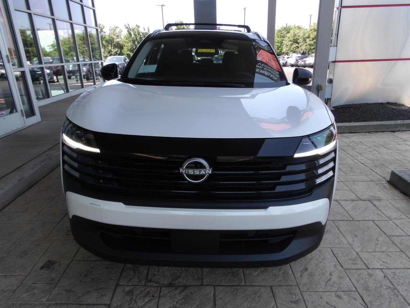 New 2026 Aspen White TriCoat / Super Black Two-tone Nissan SV image 2