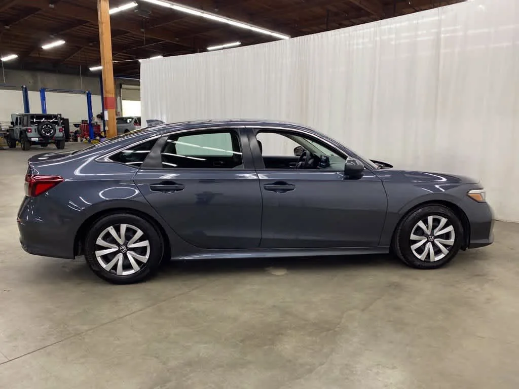 Used 2025  Honda LX image 7