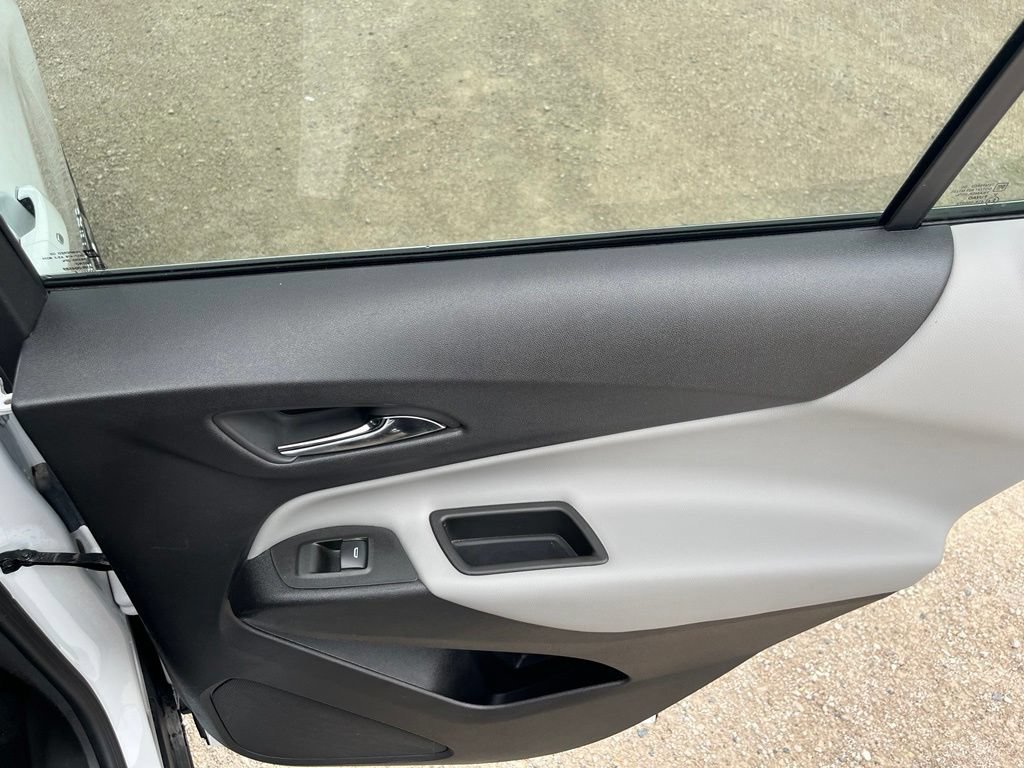Used 2024 Summit White Chevrolet LT image 33