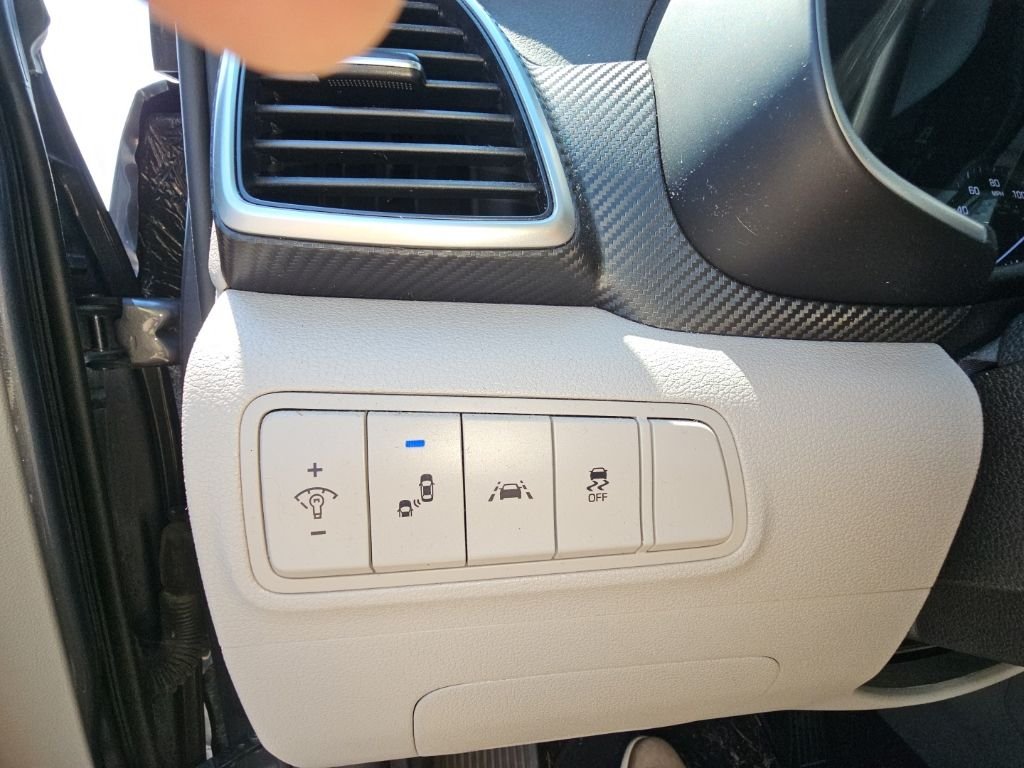 Used 2019 Gray Hyundai Value image 13