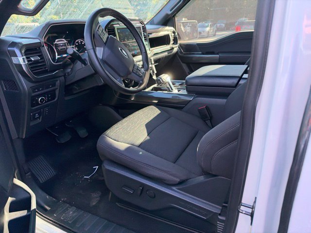 Used 2023 Oxford White Ford XLT image 10