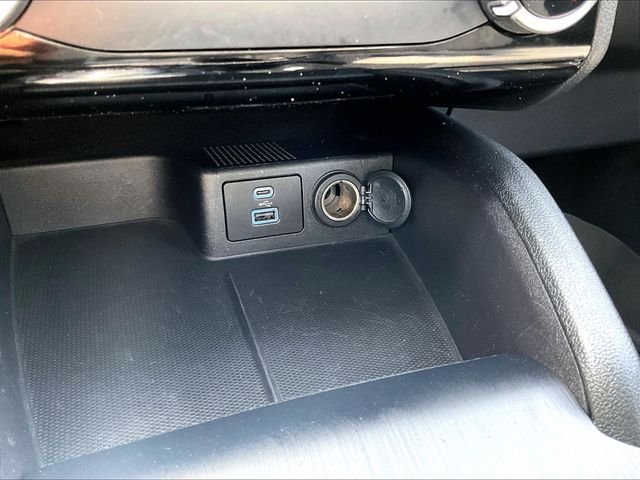 Used 2022 White Ford S image 27